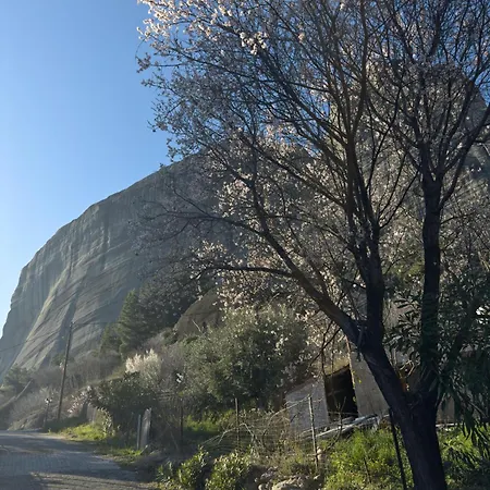 Cliffside Heaven Apartment